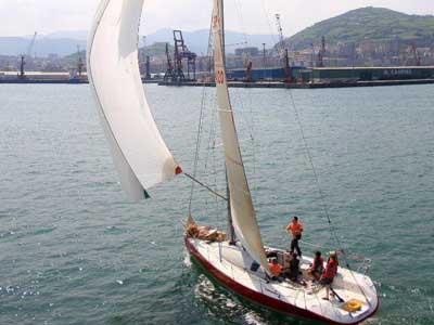 Se celebró el pasado fin de semana en el ABRA de Getxo la "Regata ADN y BARCO DE PAPEL" con el resultado de un nuevo triunfo de "Gaitero" de Juan Valdivia.